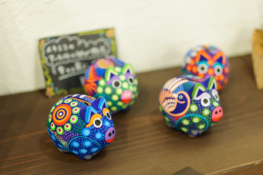 メキシコのかっわいいブタちゃん貯金箱たち