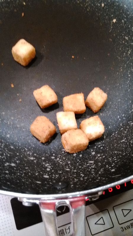 いりこラスクをプライパンで煎ってみる