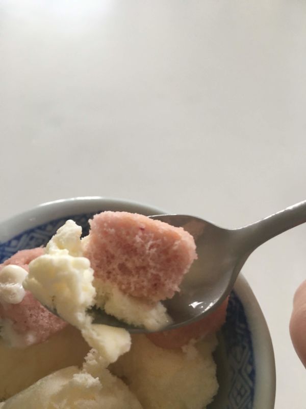 カステラいちごアイス